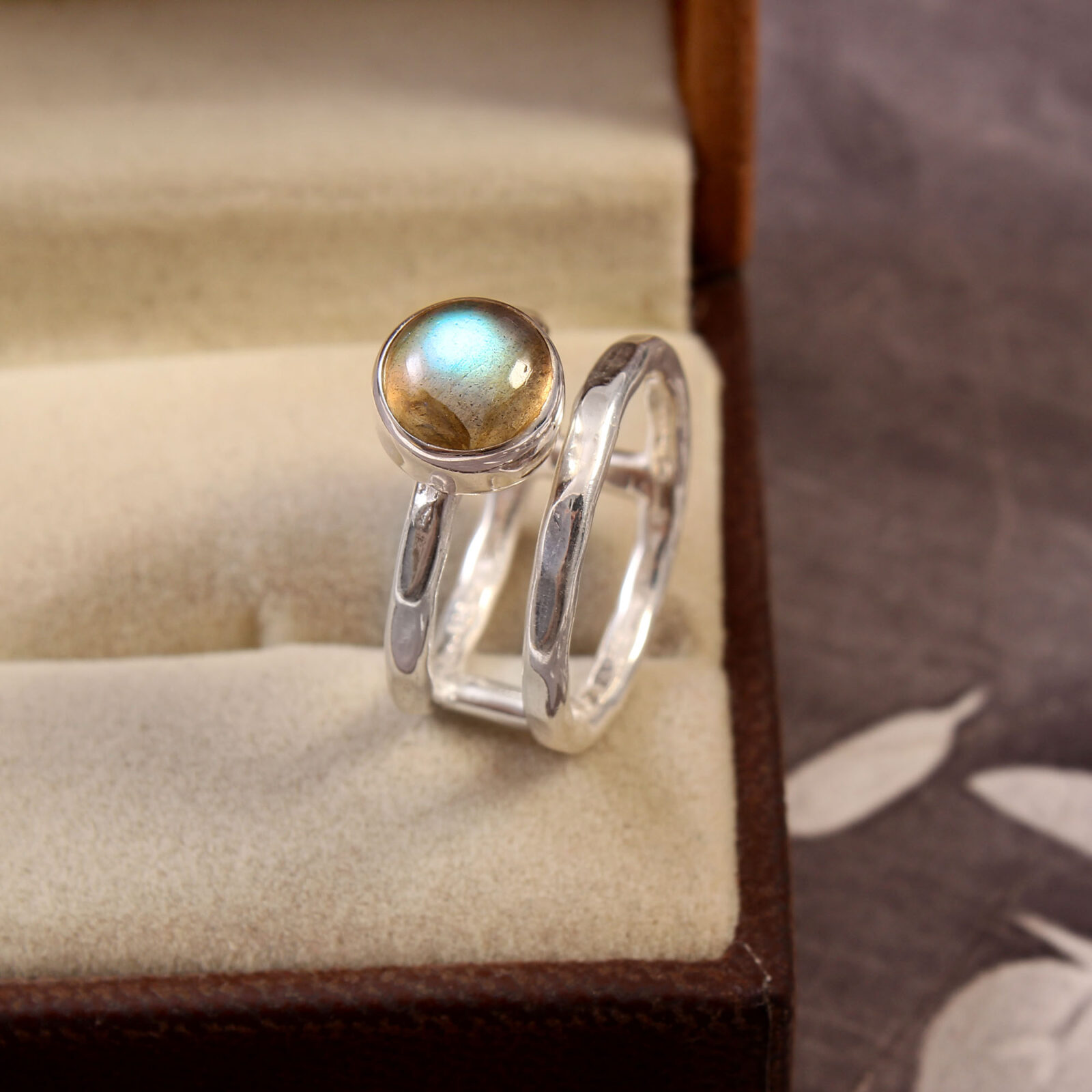925 Sterling Silver Labradorite Ring