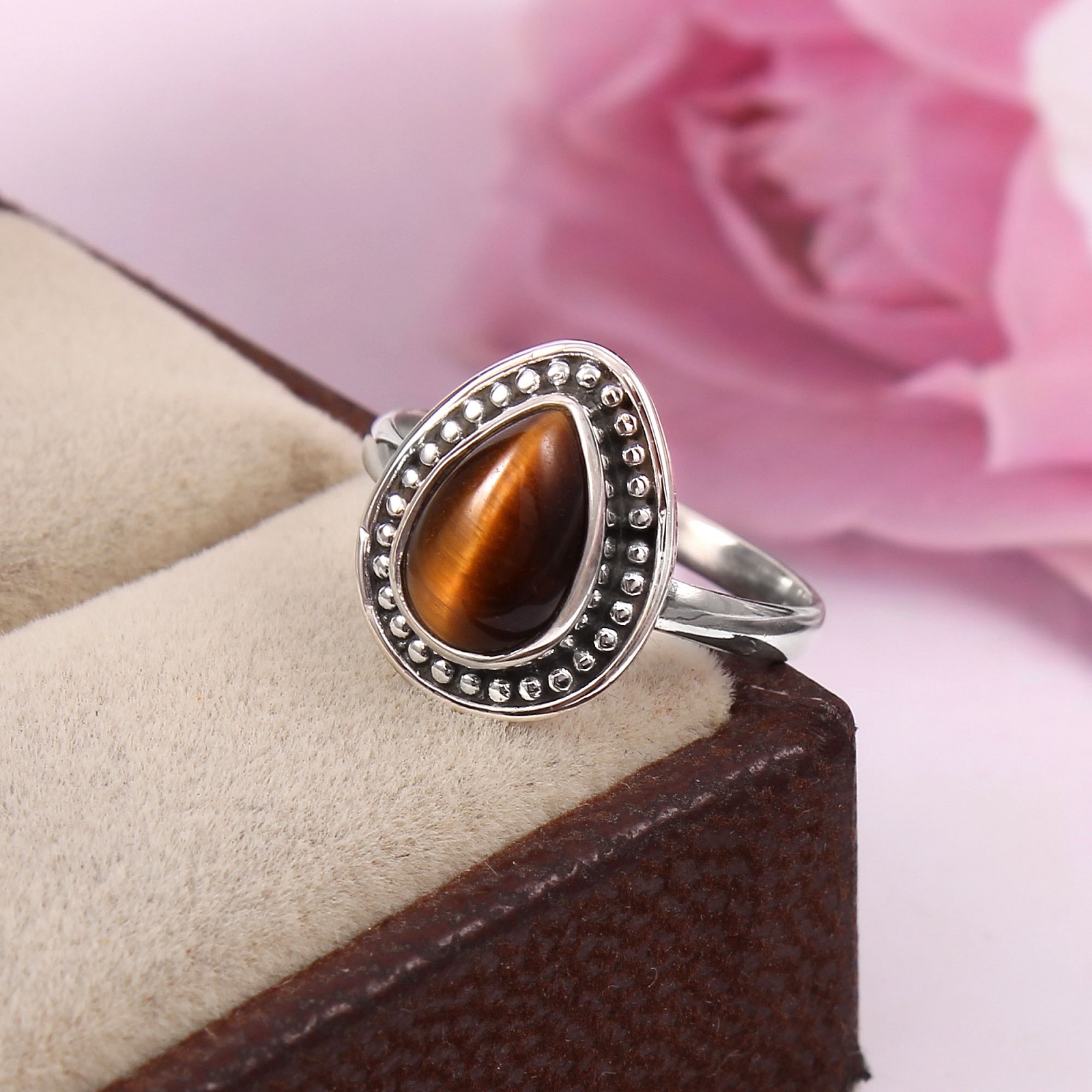 925 Sterling Silver Pear Shaped Tiger Eye Ring