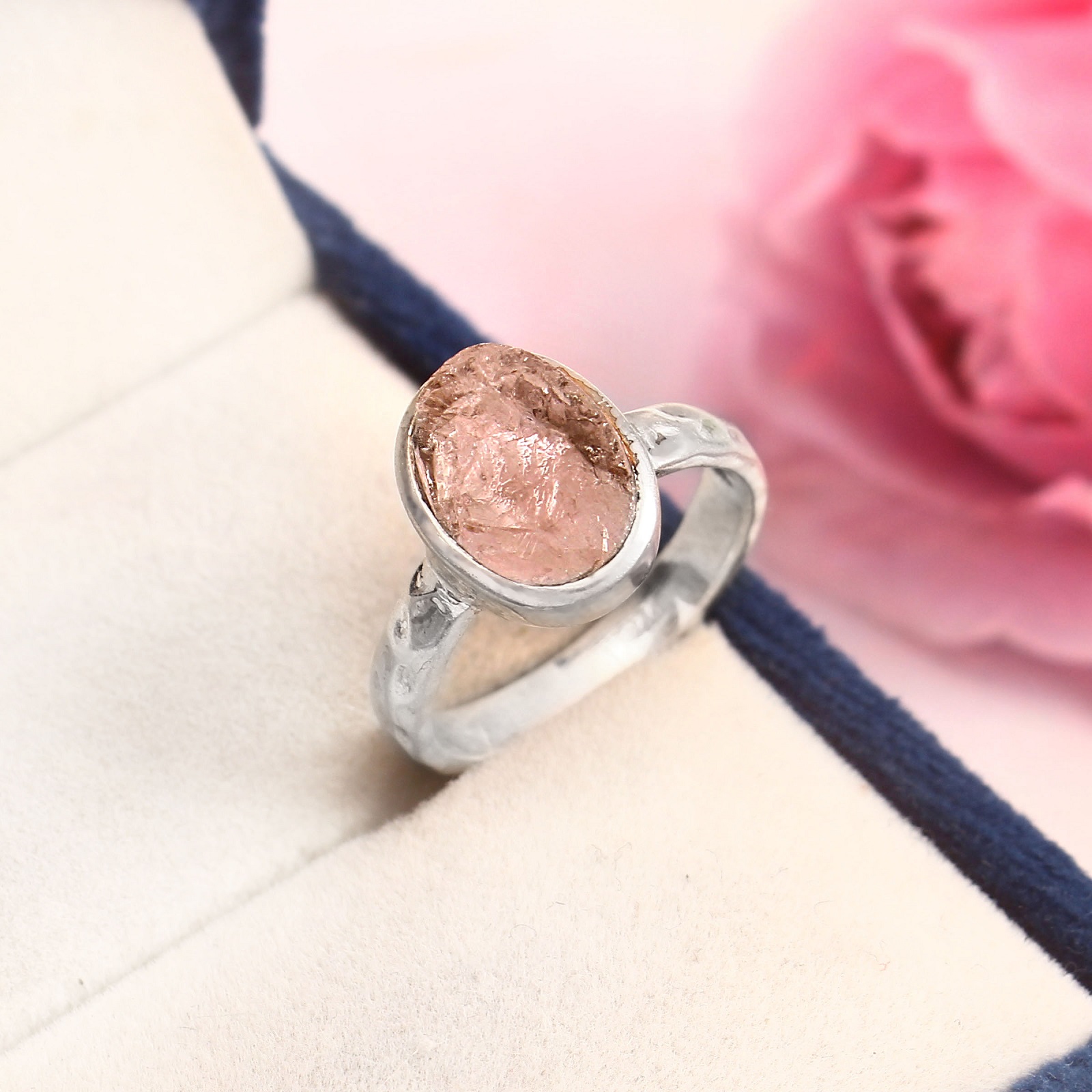 925 Sterling Silver Natural Raw Rose Quartz Hammered Ring